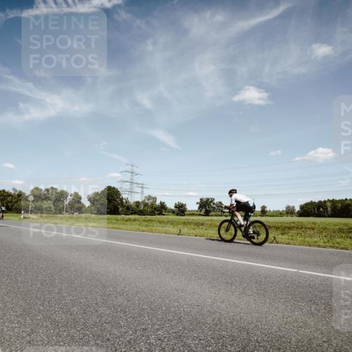 07.09.2025 - 19. Norderstedt Triathlon Michael Burmester http://msf.ph/oto/8850098 07.09.2025 14:10:41 Radfahren 999, 1003, 1421 meine-sportfotos.de