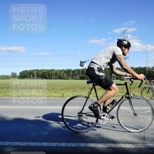07.09.2025 - 19. Norderstedt Triathlon Michael Burmester http://msf.ph/oto/8850105 07.09.2025 15:29:21 Radfahren 365, 396, 925 meine-sportfotos.de