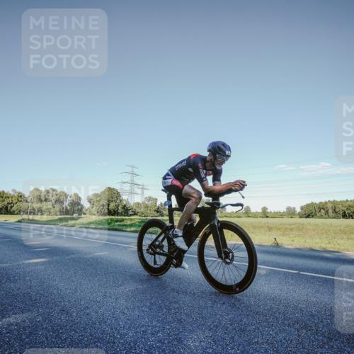 07.09.2025 - 19. Norderstedt Triathlon Michael Burmester http://msf.ph/oto/8850108 07.09.2025 16:22:34 Radfahren 406, 1418, 1452 meine-sportfotos.de