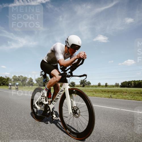 07.09.2025 - 19. Norderstedt Triathlon Michael Burmester http://msf.ph/oto/8850109 07.09.2025 14:10:43 Radfahren 876, 999, 1421 meine-sportfotos.de