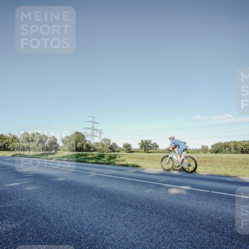 07.09.2025 - 19. Norderstedt Triathlon Michael Burmester http://msf.ph/oto/8850112 07.09.2025 16:22:35 Radfahren 378, 406, 1418, 1452 meine-sportfotos.de