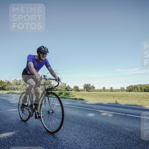 07.09.2025 - 19. Norderstedt Triathlon Michael Burmester http://msf.ph/oto/8850115 07.09.2025 16:22:36 Radfahren 378, 406, 1452 meine-sportfotos.de