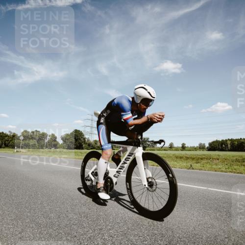 07.09.2025 - 19. Norderstedt Triathlon Michael Burmester http://msf.ph/oto/8850122 07.09.2025 14:10:58 Radfahren 1041 meine-sportfotos.de
