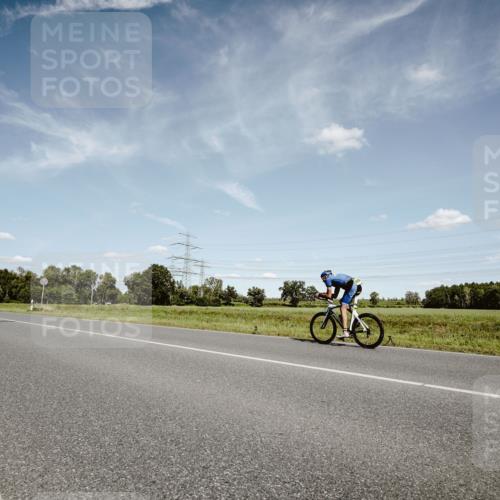 07.09.2025 - 19. Norderstedt Triathlon Michael Burmester http://msf.ph/oto/8850131 07.09.2025 14:11:11 Radfahren 1431 meine-sportfotos.de