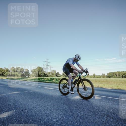 07.09.2025 - 19. Norderstedt Triathlon Michael Burmester http://msf.ph/oto/8850136 07.09.2025 16:23:03 Radfahren 386, 1524 meine-sportfotos.de