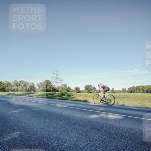 07.09.2025 - 19. Norderstedt Triathlon Michael Burmester http://msf.ph/oto/8850148 07.09.2025 16:23:13 Radfahren 1098 meine-sportfotos.de