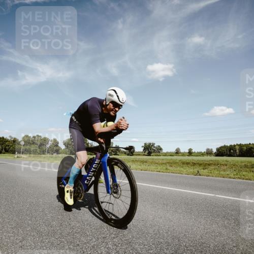 07.09.2025 - 19. Norderstedt Triathlon Michael Burmester http://msf.ph/oto/8850164 07.09.2025 14:11:45 Radfahren 369, 997 meine-sportfotos.de