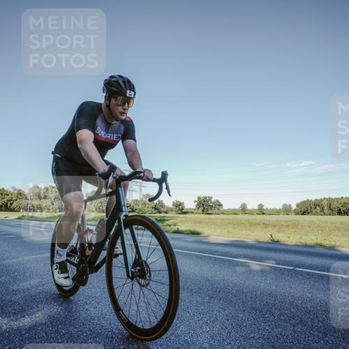 07.09.2025 - 19. Norderstedt Triathlon Michael Burmester http://msf.ph/oto/8850166 07.09.2025 16:23:52 Radfahren 381 meine-sportfotos.de