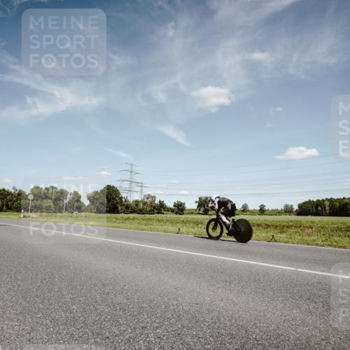 07.09.2025 - 19. Norderstedt Triathlon Michael Burmester http://msf.ph/oto/8850185 07.09.2025 14:12:03 Radfahren 911 meine-sportfotos.de