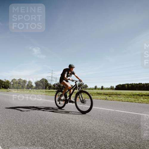 07.09.2025 - 19. Norderstedt Triathlon Michael Burmester http://msf.ph/oto/8850186 07.09.2025 10:52:21 Radfahren 85, 666 meine-sportfotos.de
