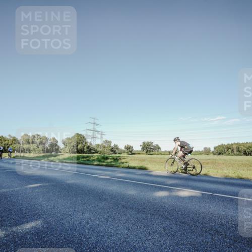 07.09.2025 - 19. Norderstedt Triathlon Michael Burmester http://msf.ph/oto/8850187 07.09.2025 16:24:07 Radfahren 1101 meine-sportfotos.de