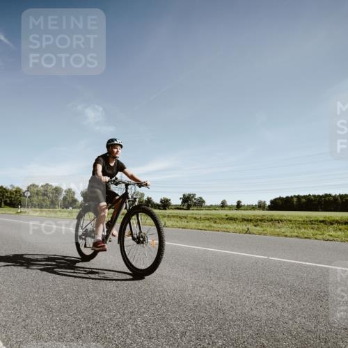 07.09.2025 - 19. Norderstedt Triathlon Michael Burmester http://msf.ph/oto/8850192 07.09.2025 10:53:21 Radfahren 644 meine-sportfotos.de