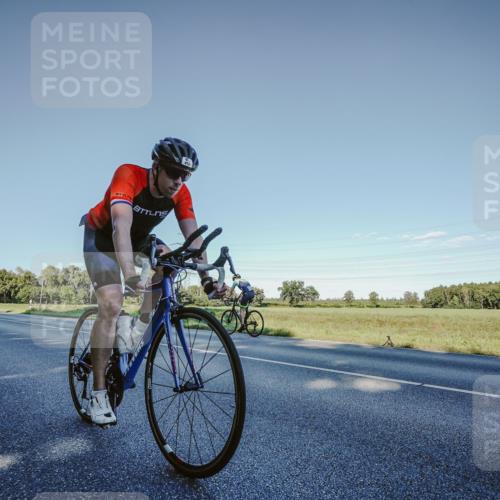 07.09.2025 - 19. Norderstedt Triathlon Michael Burmester http://msf.ph/oto/8850193 07.09.2025 16:24:15 Radfahren 412, 429, 925 meine-sportfotos.de
