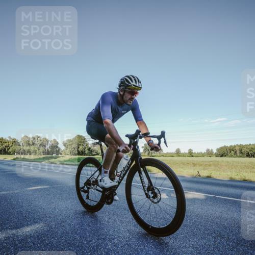 07.09.2025 - 19. Norderstedt Triathlon Michael Burmester http://msf.ph/oto/8850202 07.09.2025 16:24:19 Radfahren 429, 925, 947 meine-sportfotos.de