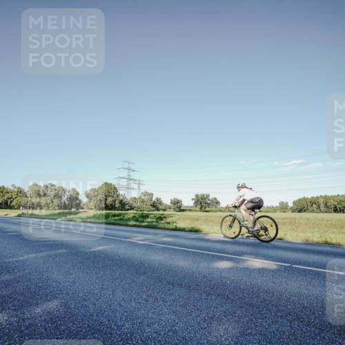07.09.2025 - 19. Norderstedt Triathlon Michael Burmester http://msf.ph/oto/8850211 07.09.2025 16:24:31 Radfahren 1544 meine-sportfotos.de