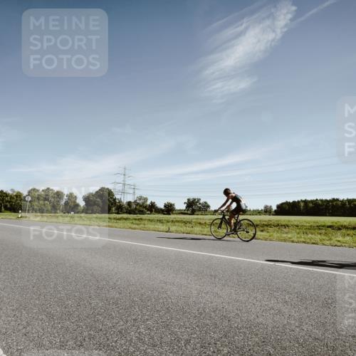 07.09.2025 - 19. Norderstedt Triathlon Michael Burmester http://msf.ph/oto/8850228 07.09.2025 11:03:03 Radfahren 225 meine-sportfotos.de