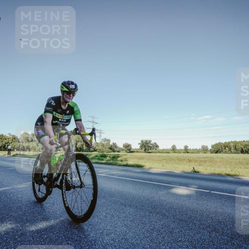 07.09.2025 - 19. Norderstedt Triathlon Michael Burmester http://msf.ph/oto/8850238 07.09.2025 16:25:19 Radfahren 875, 912, 1547 meine-sportfotos.de