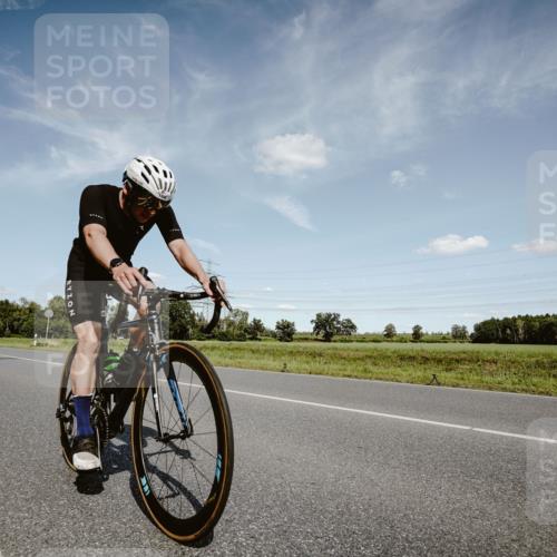 07.09.2025 - 19. Norderstedt Triathlon Michael Burmester http://msf.ph/oto/8850248 07.09.2025 14:12:57 Radfahren 1406 meine-sportfotos.de