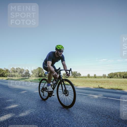 07.09.2025 - 19. Norderstedt Triathlon Michael Burmester http://msf.ph/oto/8850250 07.09.2025 16:25:38 Radfahren 384, 1533, 1541 meine-sportfotos.de