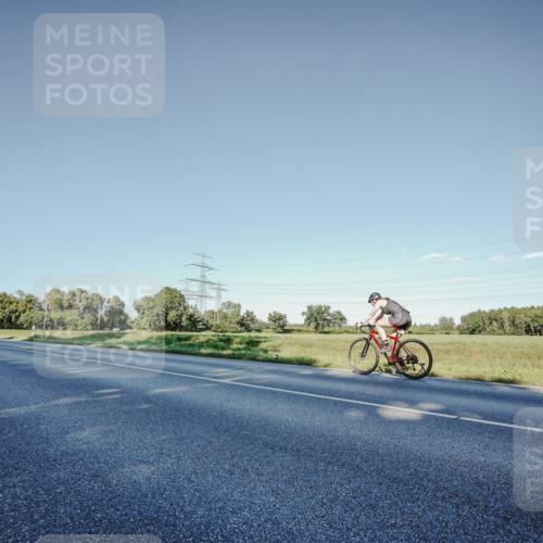 07.09.2025 - 19. Norderstedt Triathlon Michael Burmester http://msf.ph/oto/8850277 07.09.2025 16:26:08 Radfahren 910 meine-sportfotos.de