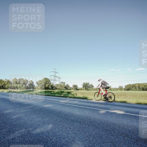 07.09.2025 - 19. Norderstedt Triathlon Michael Burmester http://msf.ph/oto/8850286 07.09.2025 16:27:04 Radfahren 1516 meine-sportfotos.de