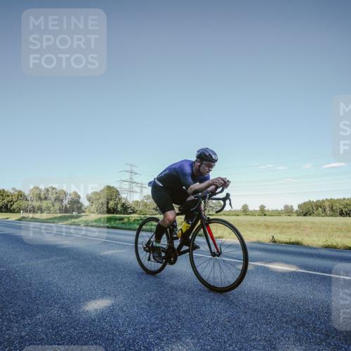 07.09.2025 - 19. Norderstedt Triathlon Michael Burmester http://msf.ph/oto/8850292 07.09.2025 16:27:08 Radfahren 380, 1106, 1516 meine-sportfotos.de