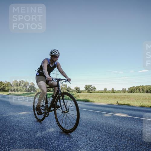 07.09.2025 - 19. Norderstedt Triathlon Michael Burmester http://msf.ph/oto/8850295 07.09.2025 16:27:10 Radfahren 380, 934, 1106 meine-sportfotos.de