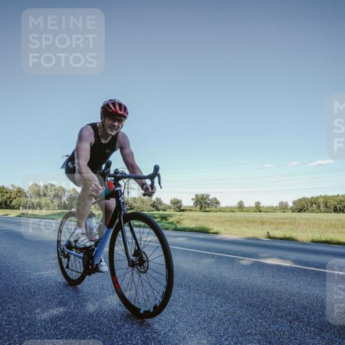 07.09.2025 - 19. Norderstedt Triathlon Michael Burmester http://msf.ph/oto/8850304 07.09.2025 16:27:47 Radfahren 893 meine-sportfotos.de