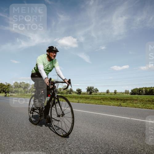 07.09.2025 - 19. Norderstedt Triathlon Michael Burmester http://msf.ph/oto/8850329 07.09.2025 14:13:58 Radfahren 905, 978, 1011, 1465, 1471 meine-sportfotos.de
