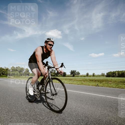07.09.2025 - 19. Norderstedt Triathlon Michael Burmester http://msf.ph/oto/8850341 07.09.2025 14:14:05 Radfahren 1018, 1037, 1416 meine-sportfotos.de