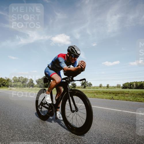 07.09.2025 - 19. Norderstedt Triathlon Michael Burmester http://msf.ph/oto/8850344 07.09.2025 14:14:09 Radfahren 1018 meine-sportfotos.de