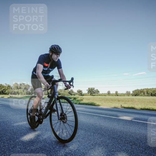 07.09.2025 - 19. Norderstedt Triathlon Michael Burmester http://msf.ph/oto/8850346 07.09.2025 16:29:02 Radfahren 1444 meine-sportfotos.de