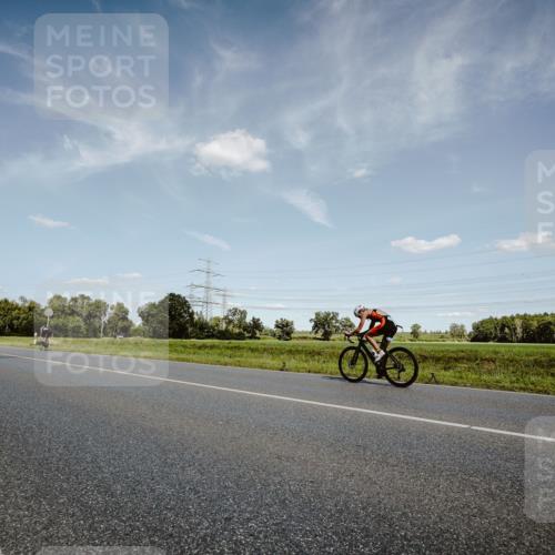 07.09.2025 - 19. Norderstedt Triathlon Michael Burmester http://msf.ph/oto/8850350 07.09.2025 14:14:13 Radfahren 988, 996 meine-sportfotos.de