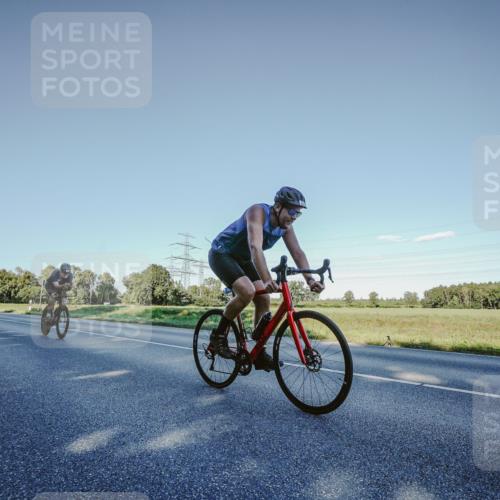 07.09.2025 - 19. Norderstedt Triathlon Michael Burmester http://msf.ph/oto/8850358 07.09.2025 16:29:57 Radfahren 864, 924, 1448 meine-sportfotos.de