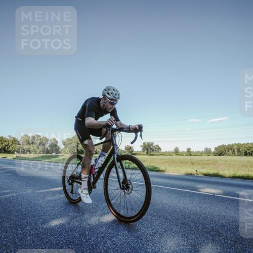07.09.2025 - 19. Norderstedt Triathlon Michael Burmester http://msf.ph/oto/8850367 07.09.2025 16:30:11 Radfahren 372 meine-sportfotos.de
