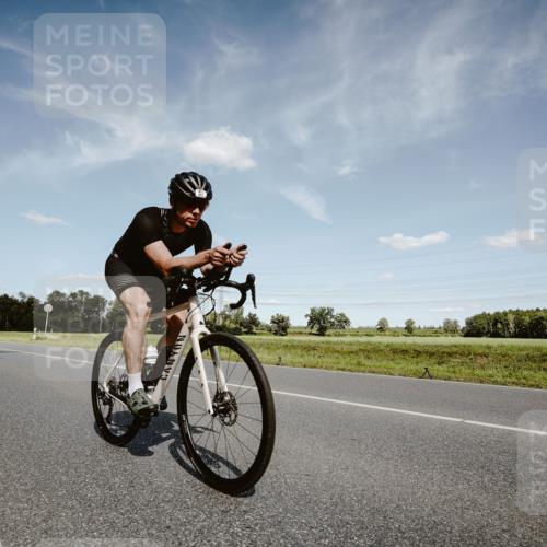 07.09.2025 - 19. Norderstedt Triathlon Michael Burmester http://msf.ph/oto/8850368 07.09.2025 14:14:25 Radfahren 361, 877 meine-sportfotos.de