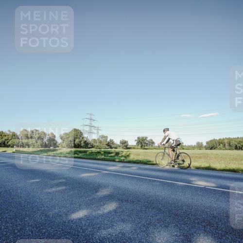 07.09.2025 - 19. Norderstedt Triathlon Michael Burmester http://msf.ph/oto/8850370 07.09.2025 16:30:12 Radfahren 372 meine-sportfotos.de