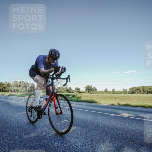 07.09.2025 - 19. Norderstedt Triathlon Michael Burmester http://msf.ph/oto/8850376 07.09.2025 16:30:23 Radfahren 371, 1454 meine-sportfotos.de