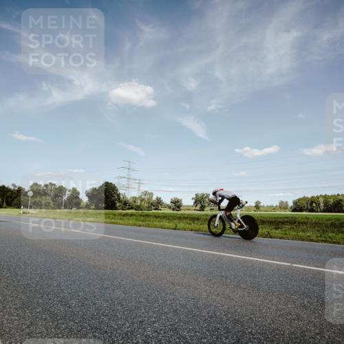 07.09.2025 - 19. Norderstedt Triathlon Michael Burmester http://msf.ph/oto/8850377 07.09.2025 14:14:36 Radfahren 1017 meine-sportfotos.de