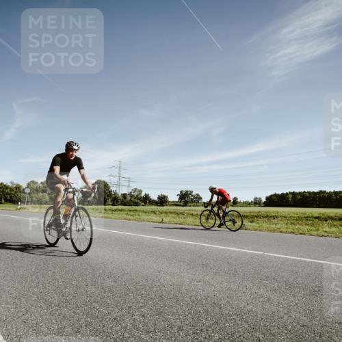 07.09.2025 - 19. Norderstedt Triathlon Michael Burmester http://msf.ph/oto/8850396 07.09.2025 11:06:35 Radfahren 1189, 1202, 1203 meine-sportfotos.de