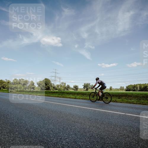 07.09.2025 - 19. Norderstedt Triathlon Michael Burmester http://msf.ph/oto/8850401 07.09.2025 14:15:01 Radfahren 979 meine-sportfotos.de