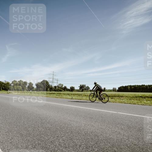 07.09.2025 - 19. Norderstedt Triathlon Michael Burmester http://msf.ph/oto/8850414 07.09.2025 11:06:44 Radfahren 749 meine-sportfotos.de