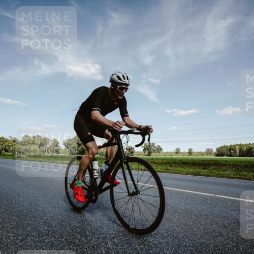 07.09.2025 - 19. Norderstedt Triathlon Michael Burmester http://msf.ph/oto/8850416 07.09.2025 14:15:11 Radfahren 428, 879, 900, 977, 1456 meine-sportfotos.de