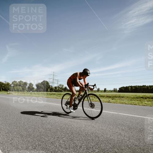 07.09.2025 - 19. Norderstedt Triathlon Michael Burmester http://msf.ph/oto/8850417 07.09.2025 11:06:49 Radfahren 1211 meine-sportfotos.de