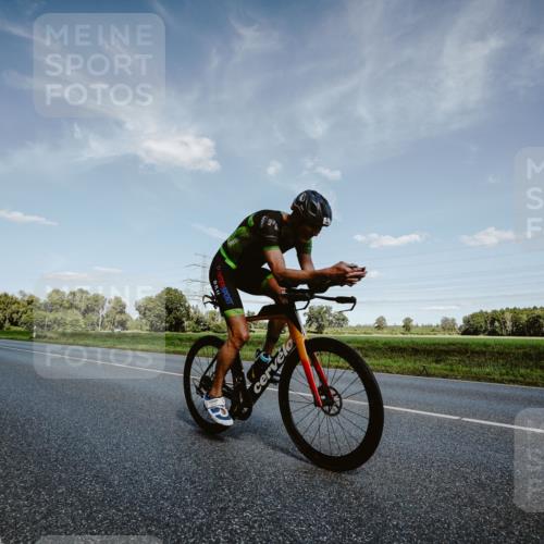 07.09.2025 - 19. Norderstedt Triathlon Michael Burmester http://msf.ph/oto/8850419 07.09.2025 14:15:14 Radfahren 428, 879, 900 meine-sportfotos.de