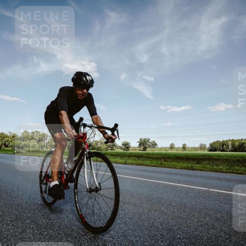 07.09.2025 - 19. Norderstedt Triathlon Michael Burmester http://msf.ph/oto/8850422 07.09.2025 14:15:15 Radfahren 428, 900 meine-sportfotos.de