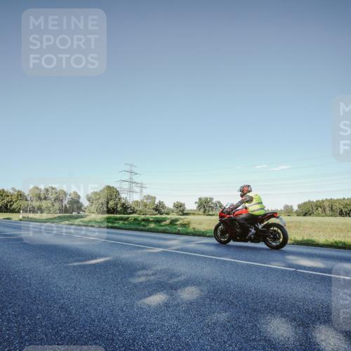 07.09.2025 - 19. Norderstedt Triathlon Michael Burmester http://msf.ph/oto/8850445 07.09.2025 16:32:46 Radfahren  meine-sportfotos.de