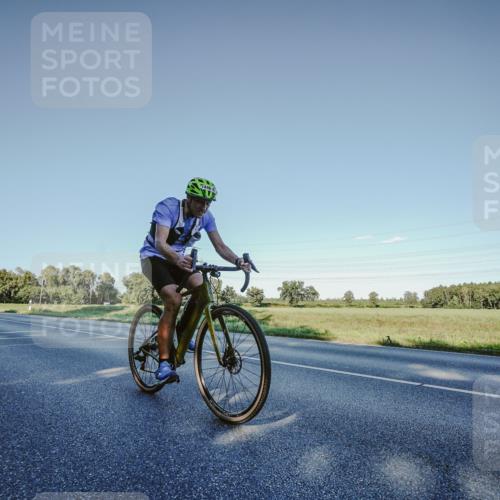 07.09.2025 - 19. Norderstedt Triathlon Michael Burmester http://msf.ph/oto/8850454 07.09.2025 16:33:14 Radfahren 1446 meine-sportfotos.de