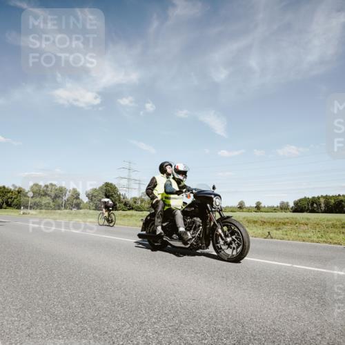 07.09.2025 - 19. Norderstedt Triathlon Michael Burmester http://msf.ph/oto/8850473 07.09.2025 14:16:27 Radfahren 1401 meine-sportfotos.de