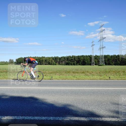07.09.2025 - 19. Norderstedt Triathlon Michael Burmester http://msf.ph/oto/8850483 07.09.2025 15:29:57 Radfahren 878, 889 meine-sportfotos.de